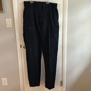 Men’s size 36R cargo work pants with deep pockets
